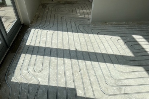 Het infrezen van vloerverwarming in Stiens image 1